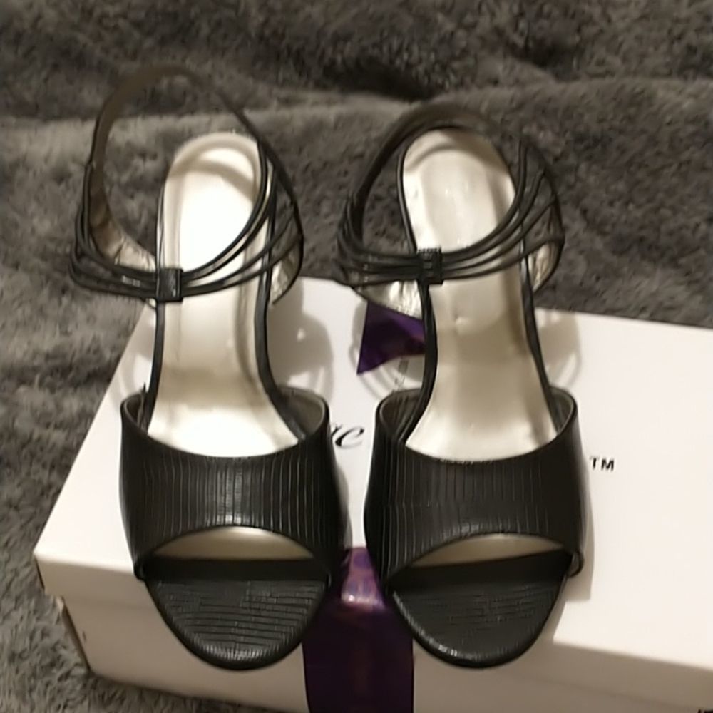 Angel Steps Black Textured Peep Toe Sandals! - Picture 5 of 13
